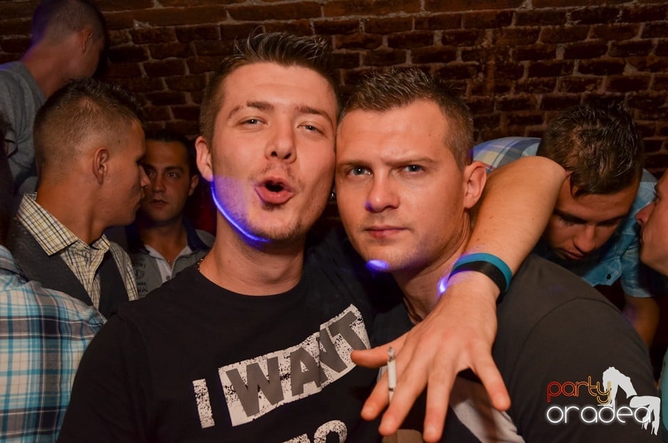 Party Tonight @ Club Escape,