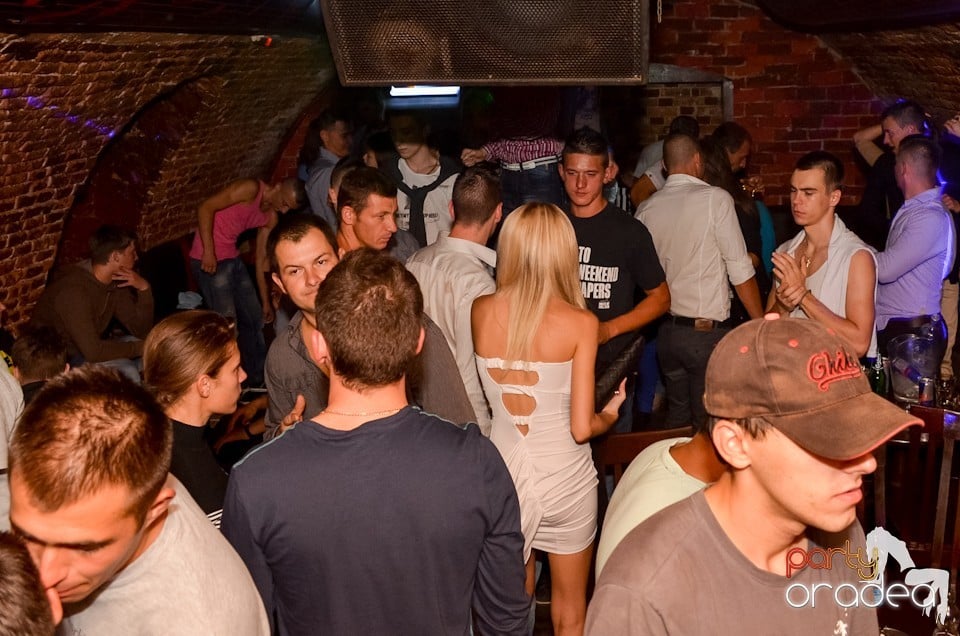 Party Tonight @ Club Escape,