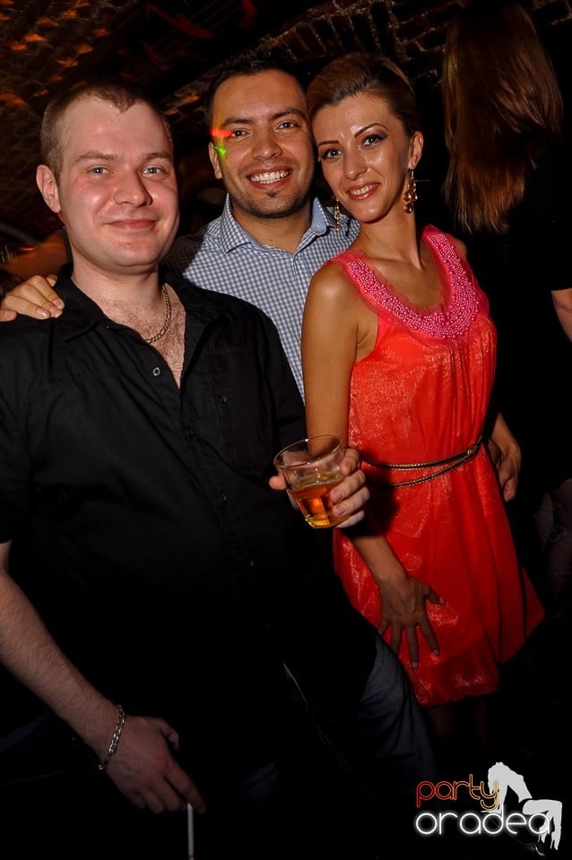 Party Tonight @ Club Escape, 