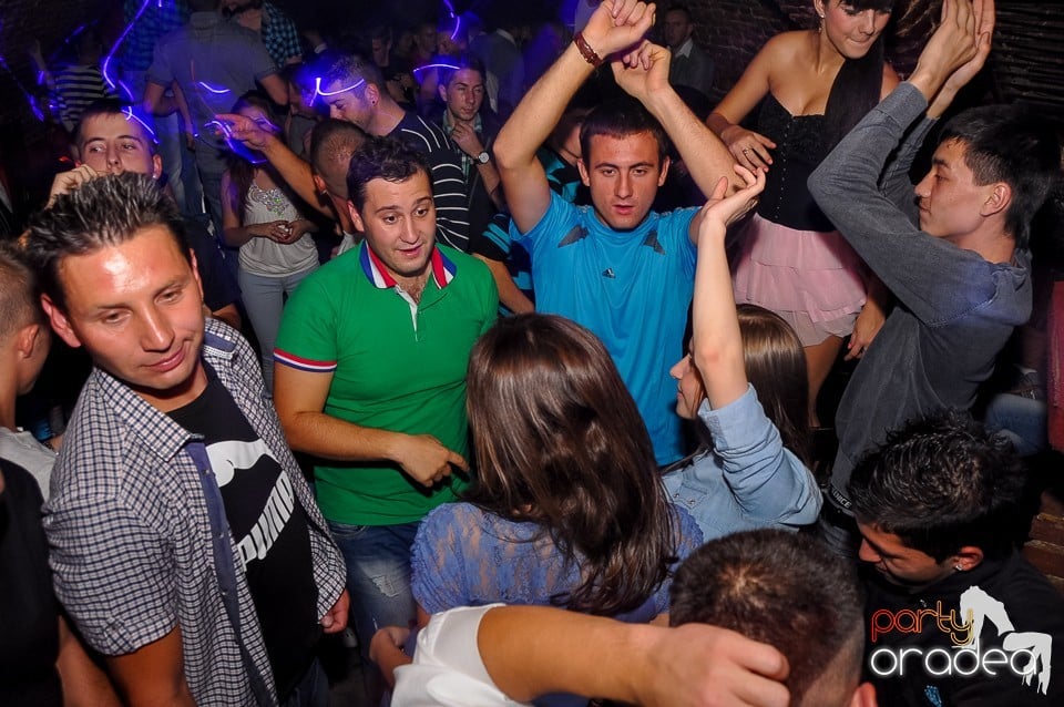 Party Tonight @ Club Escape, 