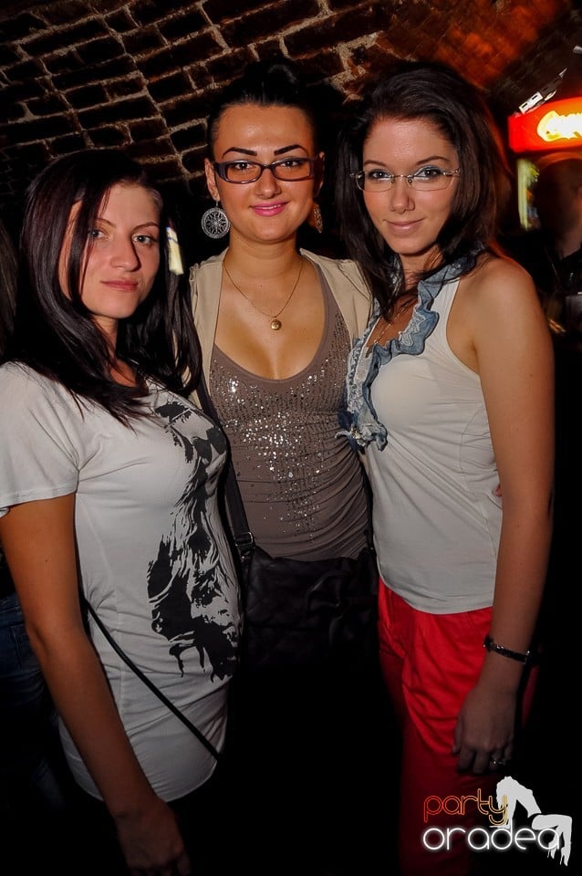 Party Tonight @ Club Escape, 