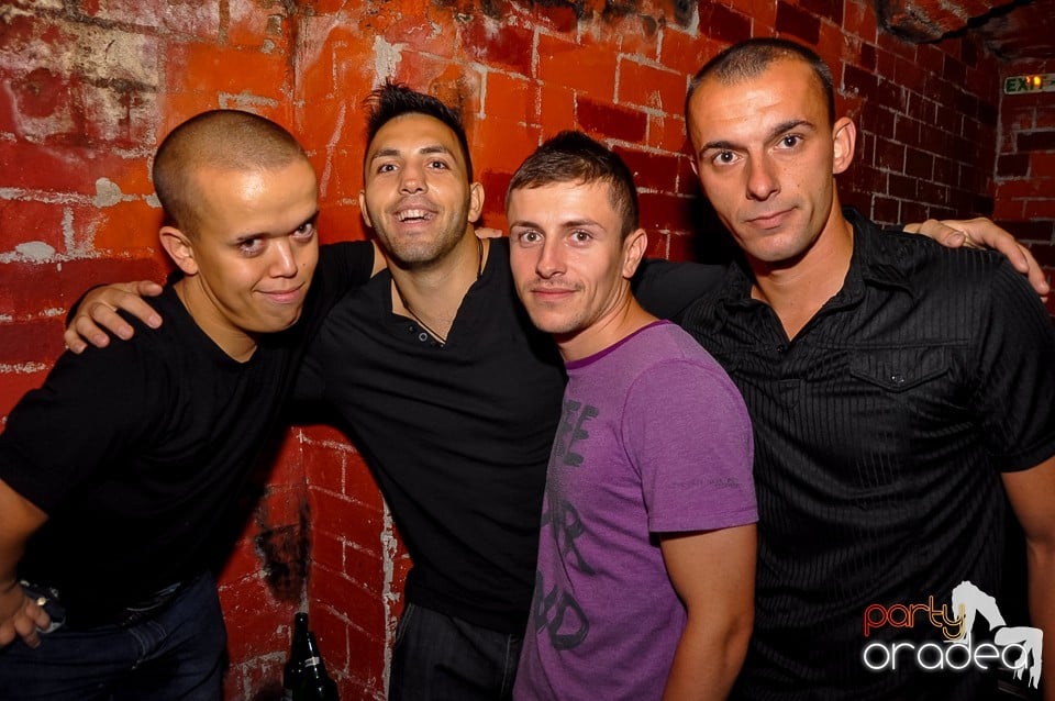 Party Tonight @ Club Escape, 