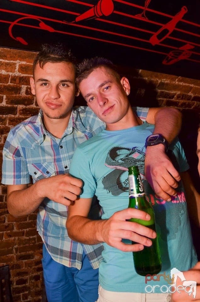 Party Tonight @ Club Escape,
