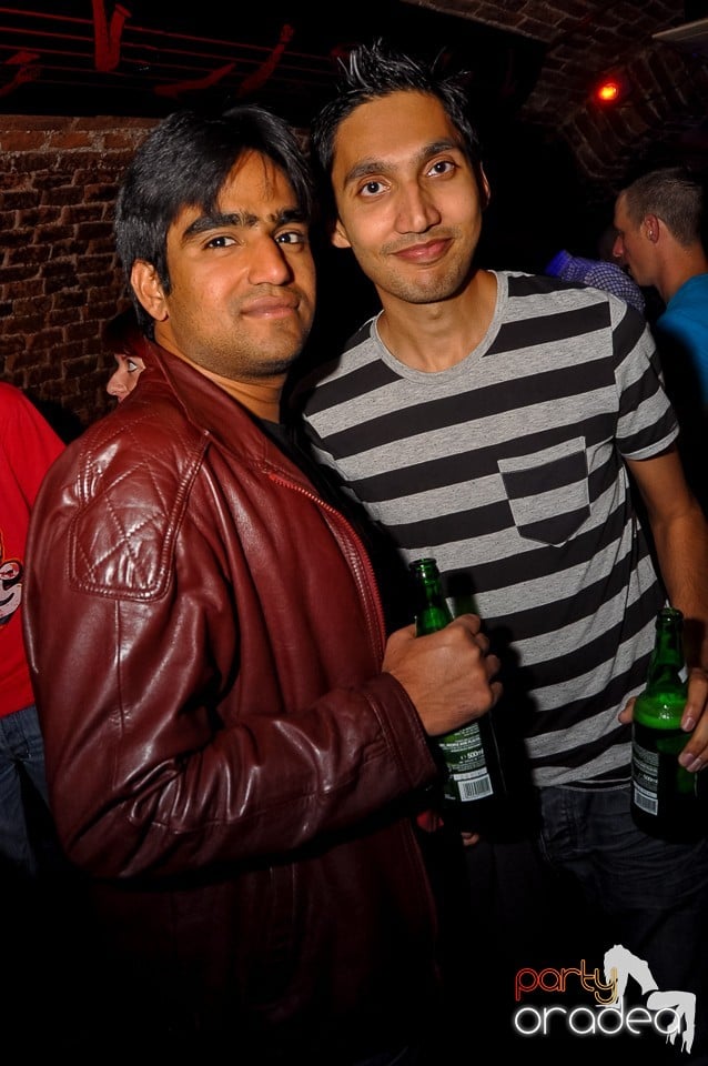 Party Tonight @ Club Escape, 