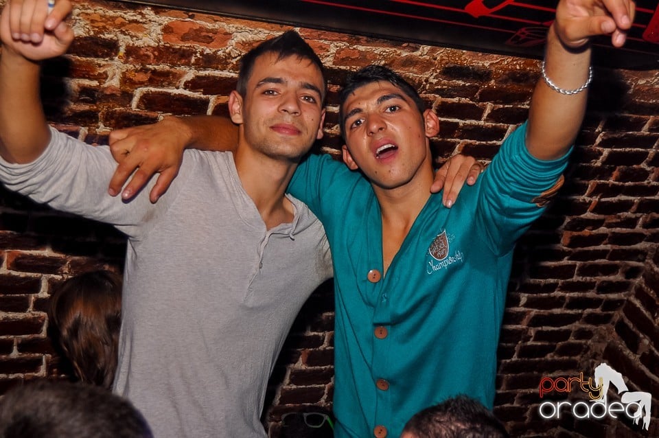 Party Tonight @ Club Escape, 