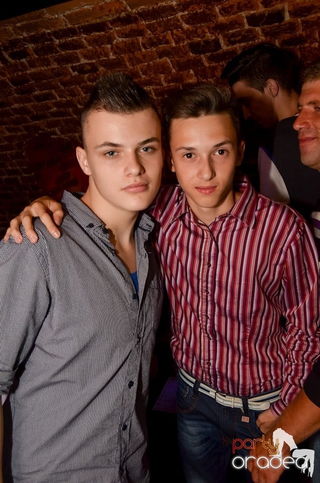 Party Tonight @ Club Escape,