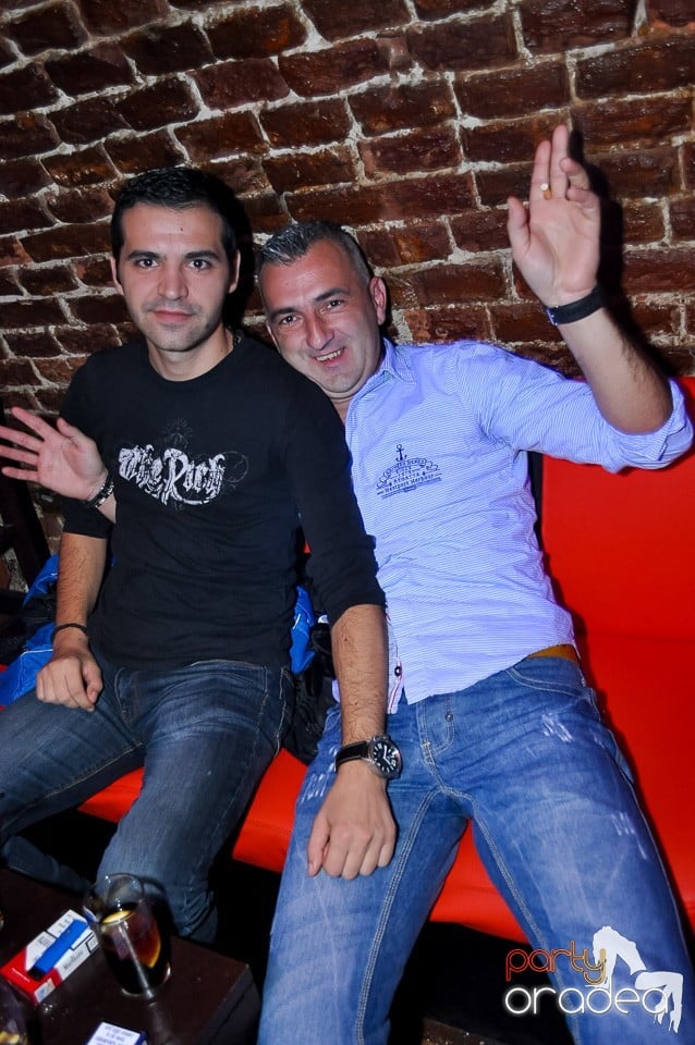 Party Tonight @ Club Escape, 