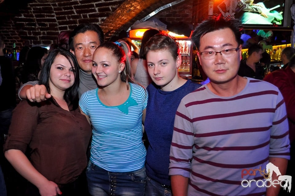 Party Tonight @ Club Escape, 