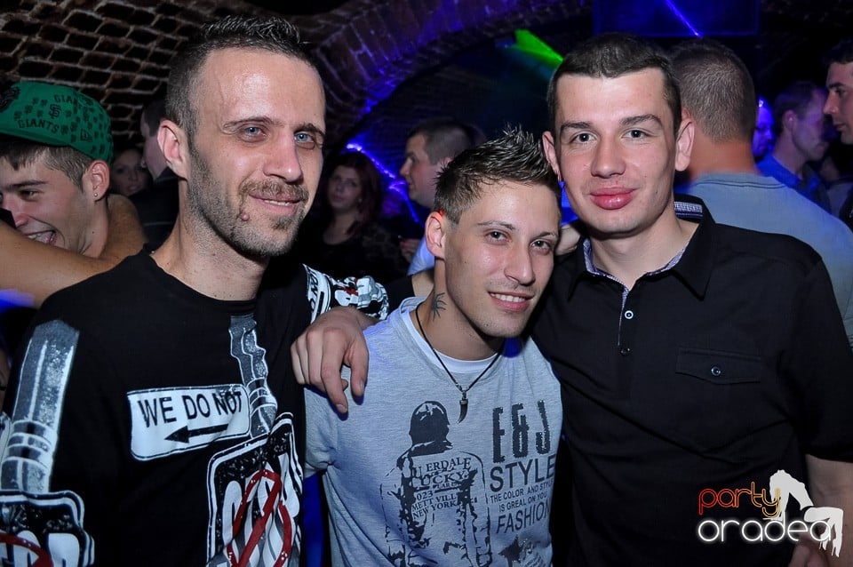 Party Tonight @ Club Escape, 