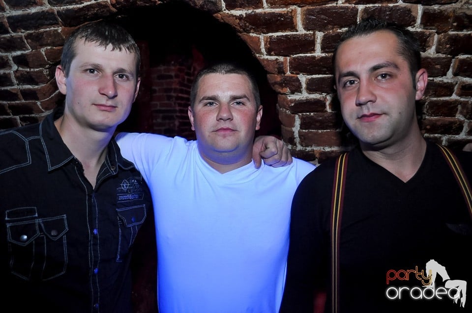 Party Tonight @ Club Escape, 