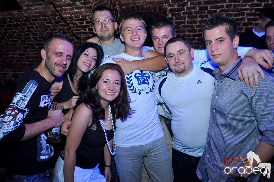 Party Tonight @ Club Escape, 