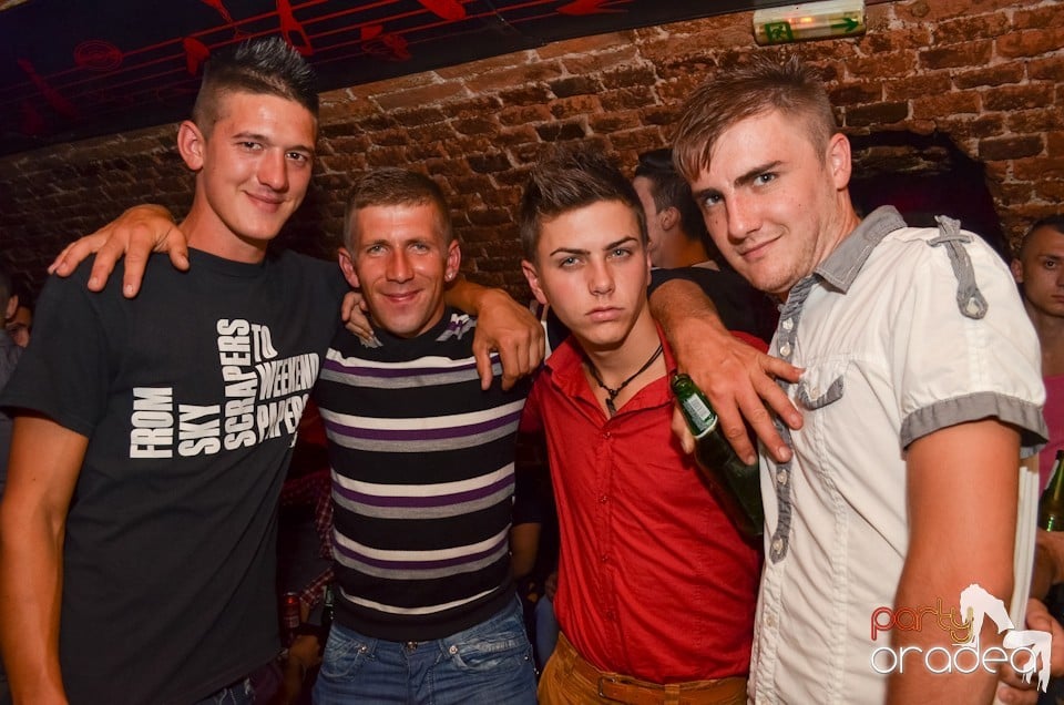 Party Tonight @ Club Escape,