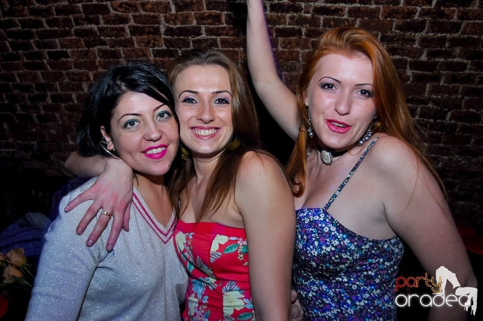 Party Tonight @ Club Escape, 