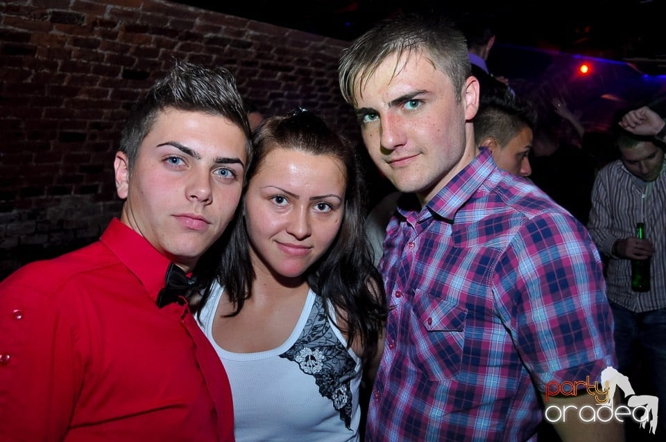 Party Tonight @ Club Escape, 