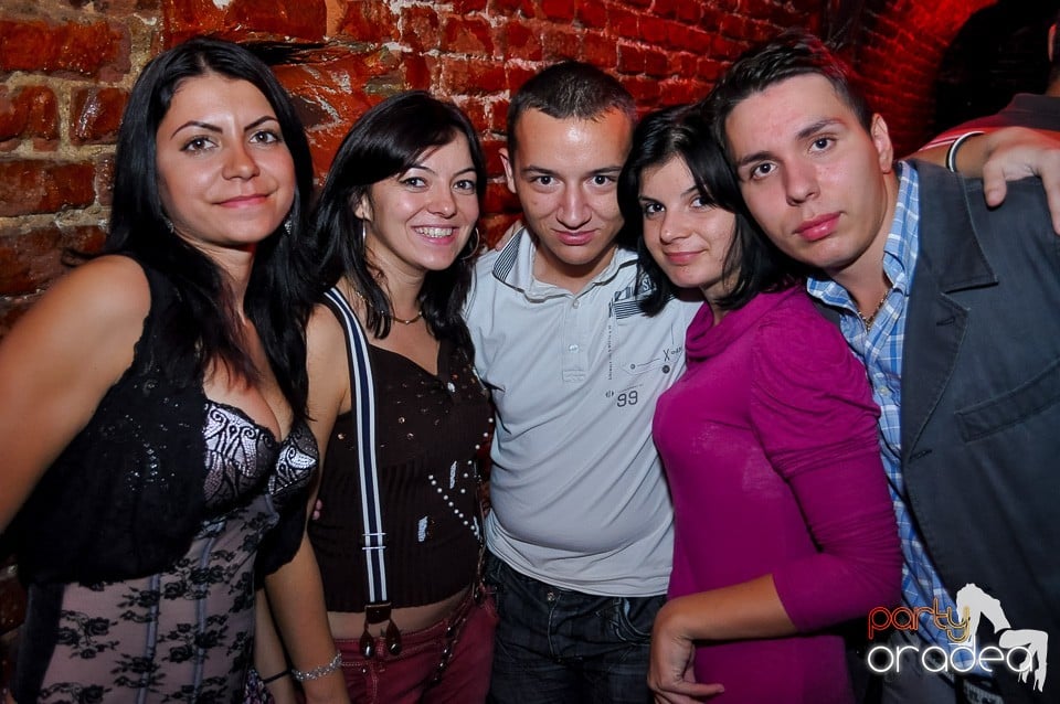 Party Tonight @ Club Escape, 