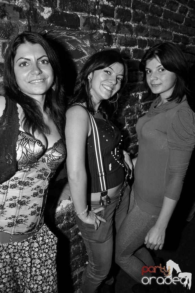 Party Tonight @ Club Escape, 