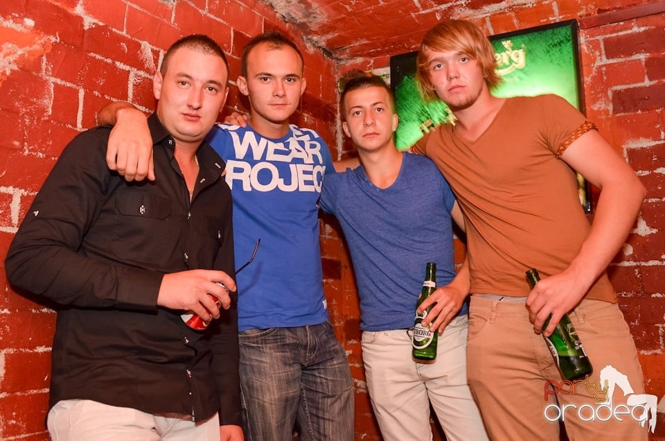 Party Tonight @ Club Escape,