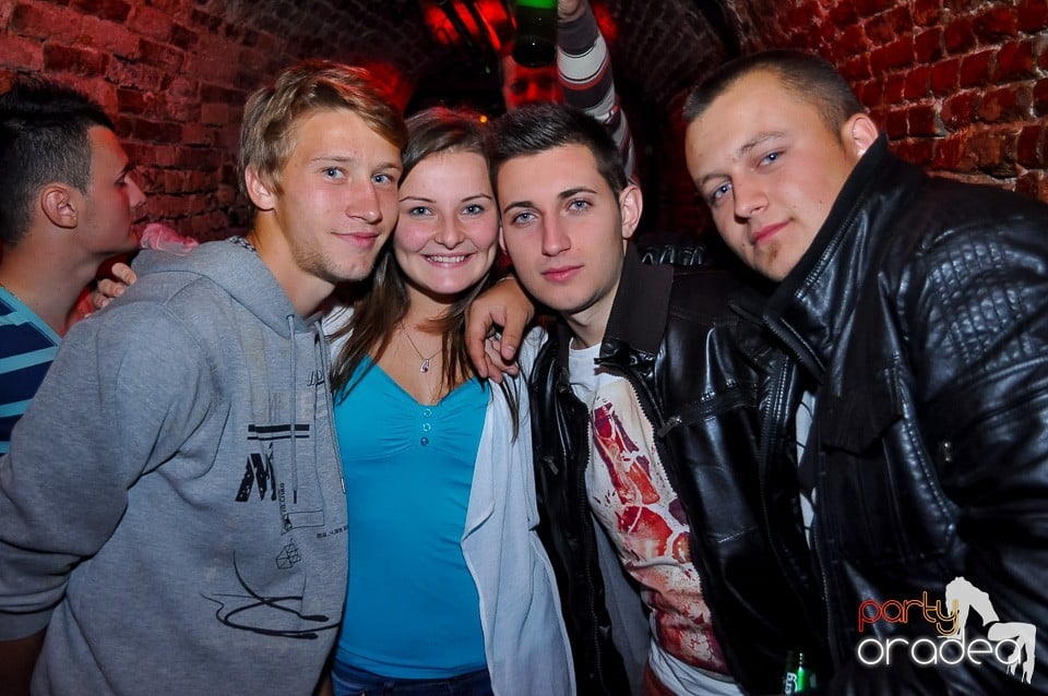 Party Tonight @ Club Escape, 