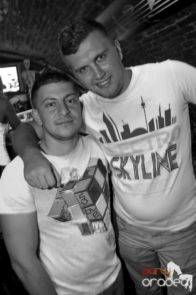 Party Tonight @ Club Escape, 