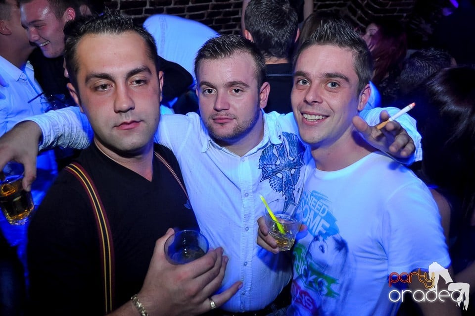 Party Tonight @ Club Escape, 