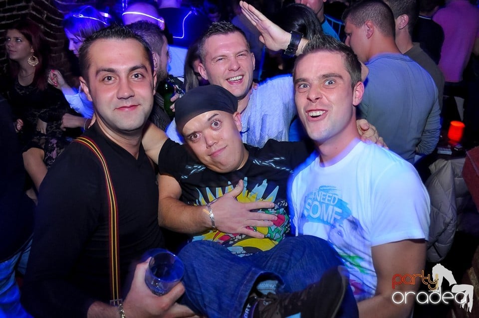 Party Tonight @ Club Escape, 