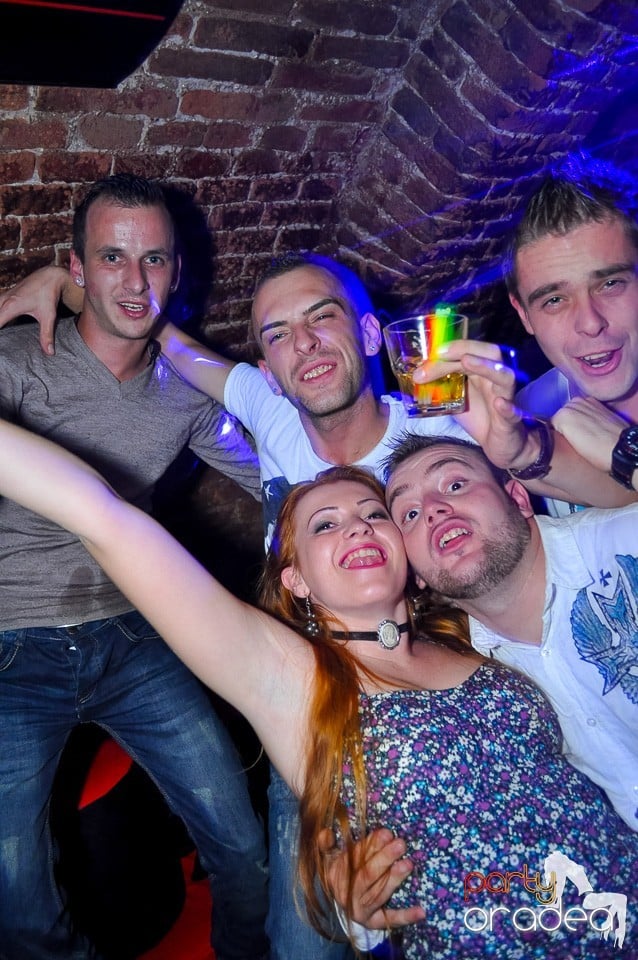 Party Tonight @ Club Escape, 