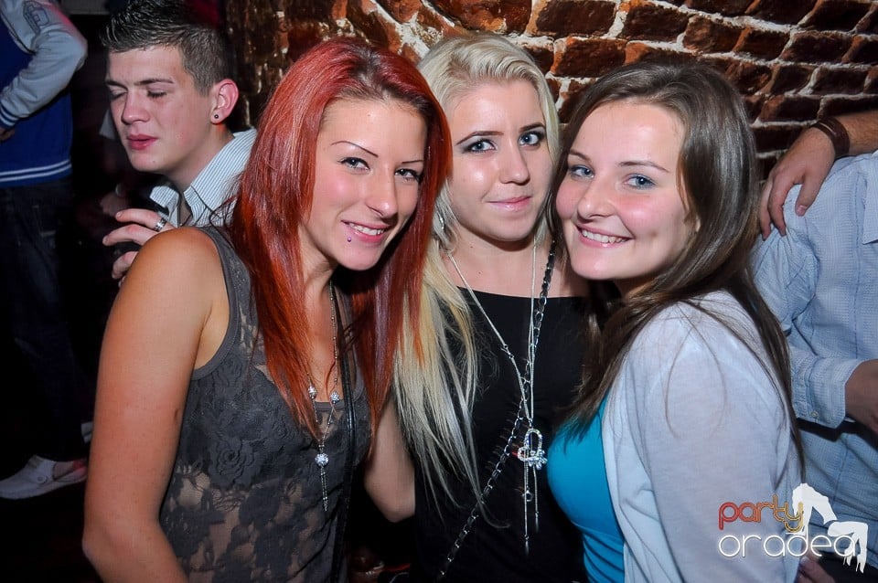 Party Tonight @ Club Escape, 