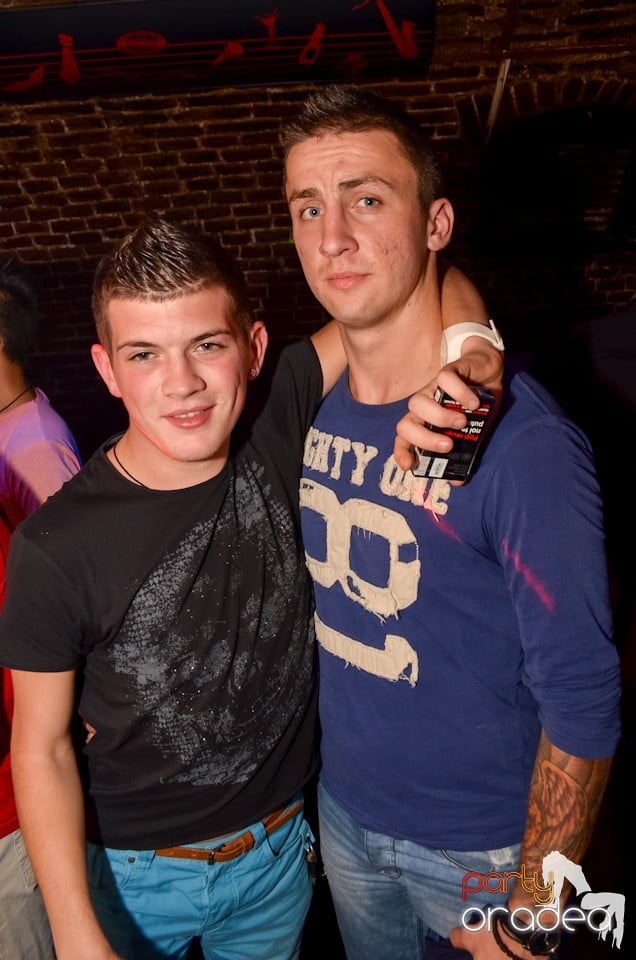 Party Tonight @ Club Escape,