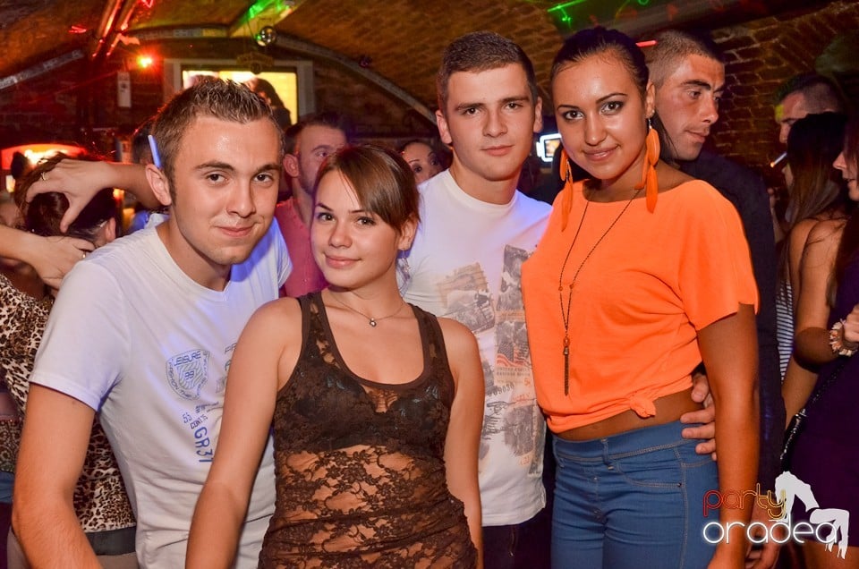Party Tonight @ Club Escape,