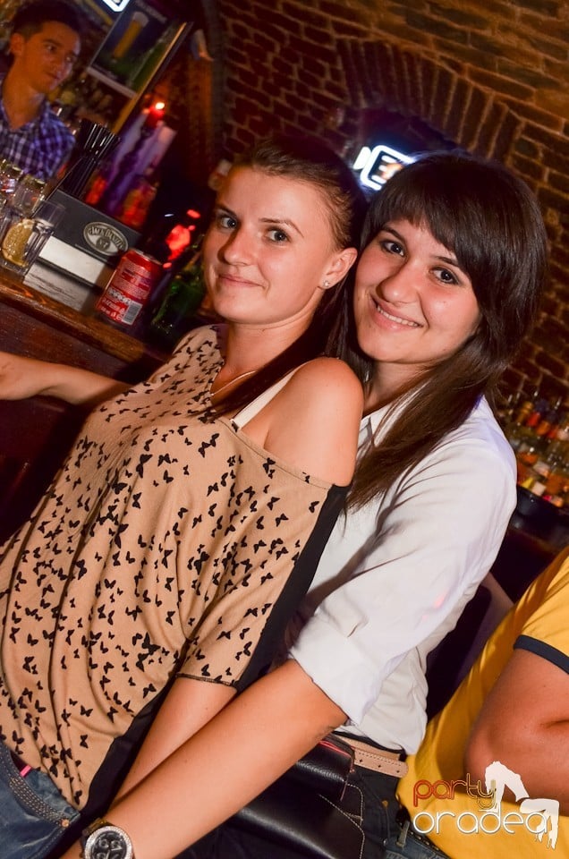 Party Tonight @ Club Escape,