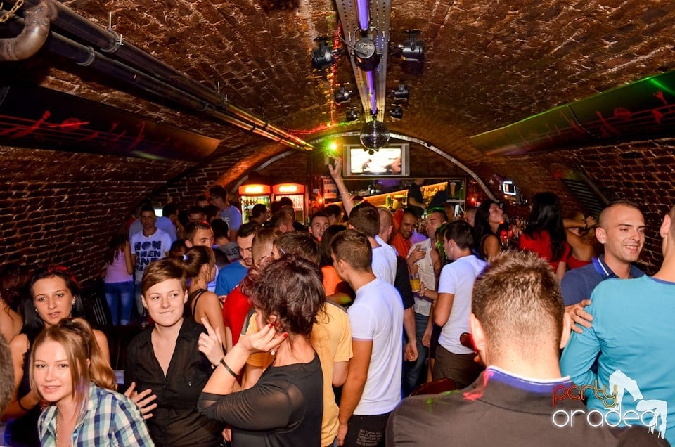 Party Tonight @ Club Escape,