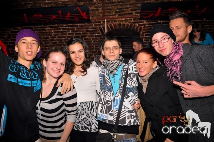 Party vineri în Club Escape, 