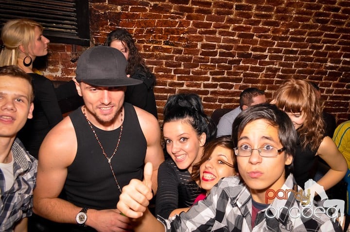 Party vineri în Club Escape, 