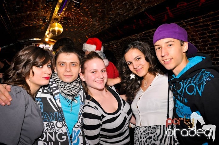 Party vineri în Club Escape, 