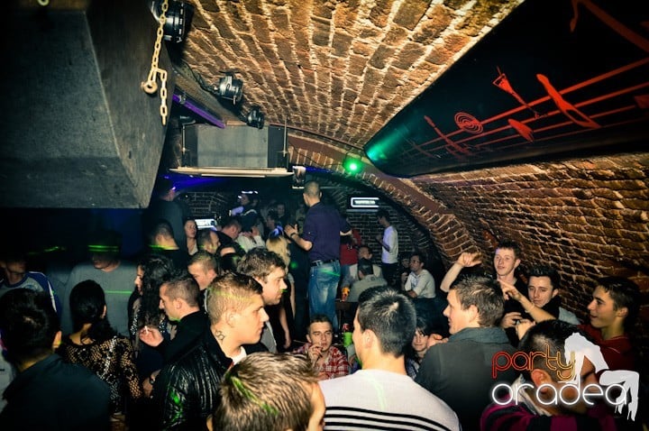 Party vineri în Club Escape, 