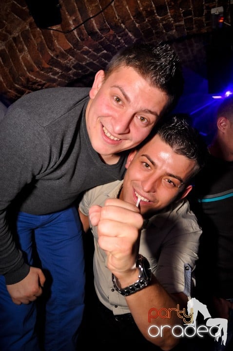 Party vineri în Club Escape, 