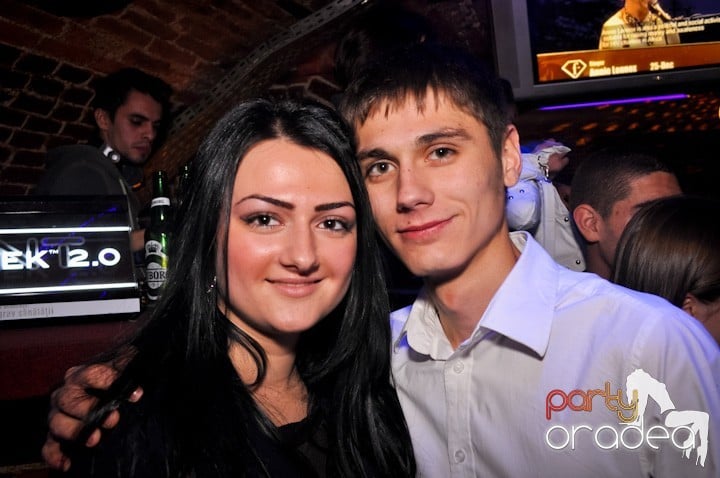 Party vineri în Club Escape, 