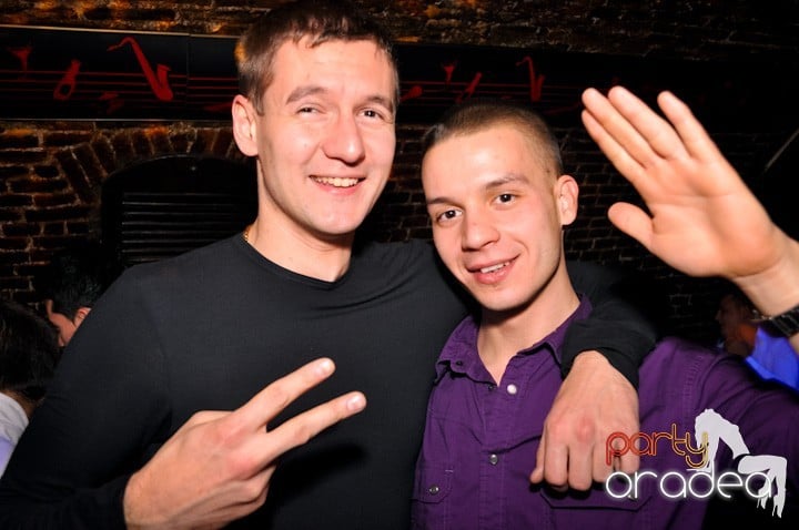 Party vineri în Club Escape, 