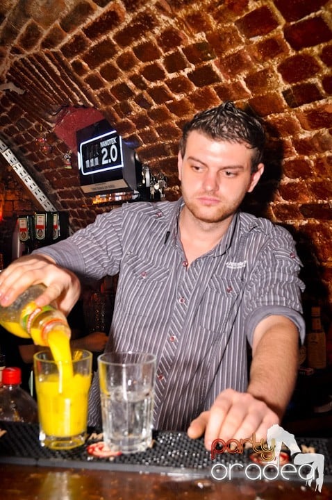 Party vineri în Club Escape, 