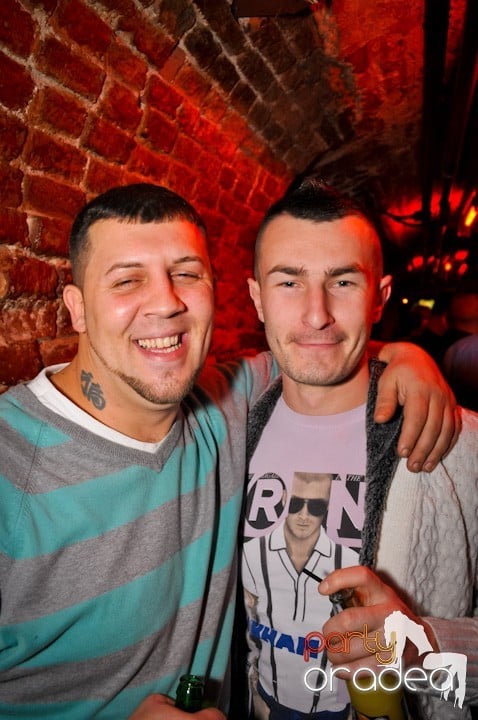 Party vineri în Club Escape, 