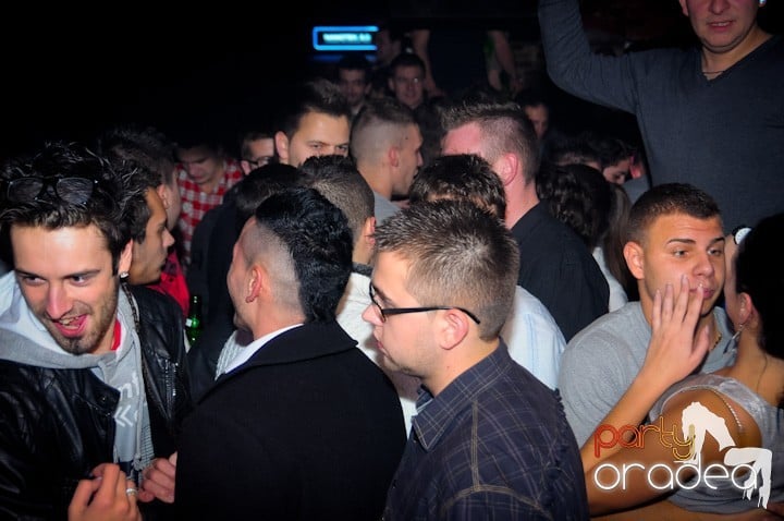 Party vineri în Club Escape, 