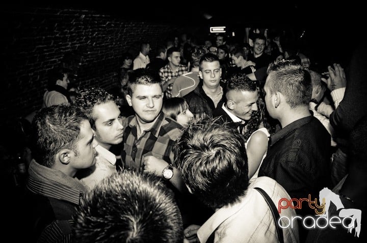 Party vineri în Club Escape, 