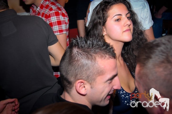 Party vineri în Club Escape, 