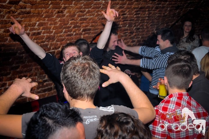 Party vineri în Club Escape, 