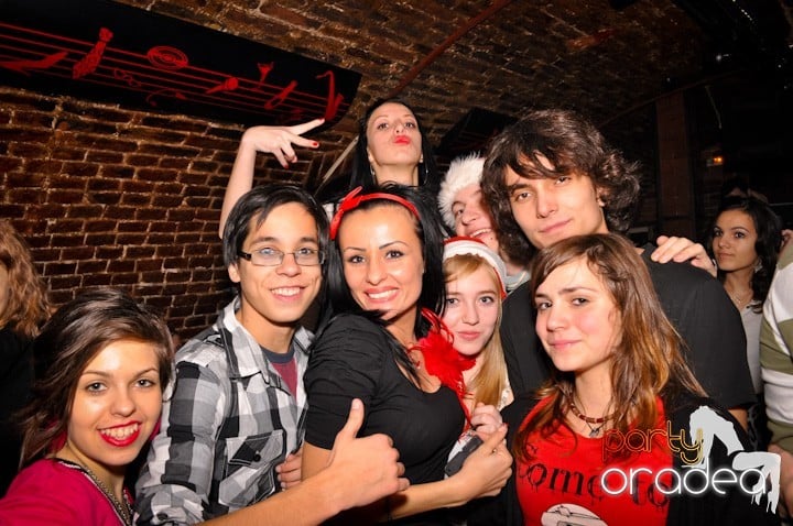 Party vineri în Club Escape, 