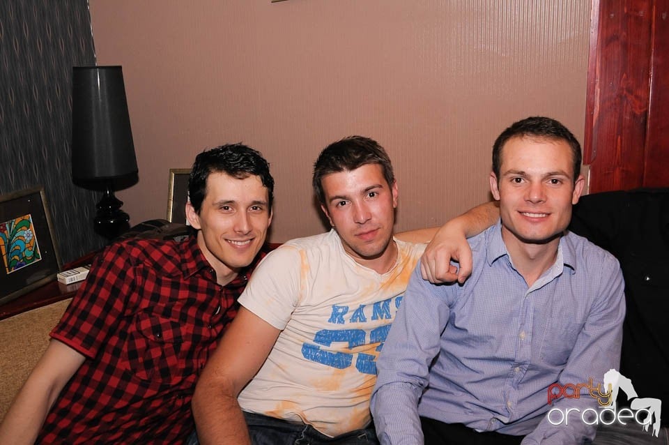 Party weekend în Chanson Café, 