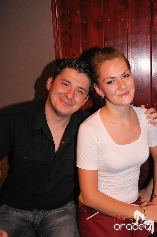 Party weekend în Chanson Café, 