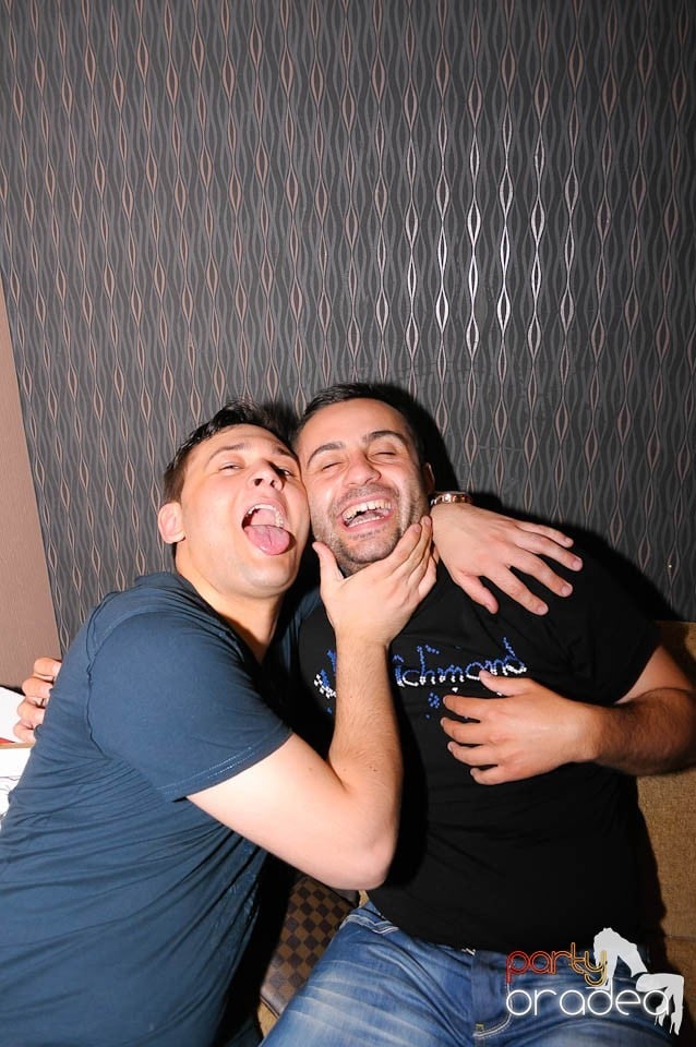 Party weekend în Chanson Café, 