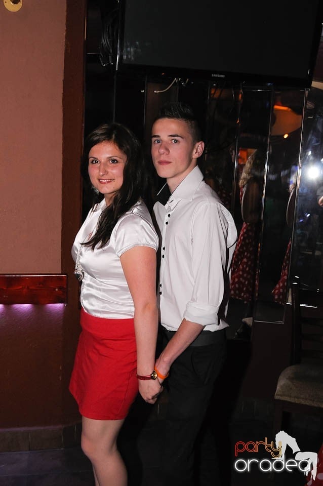 Party weekend în Chanson Café, 