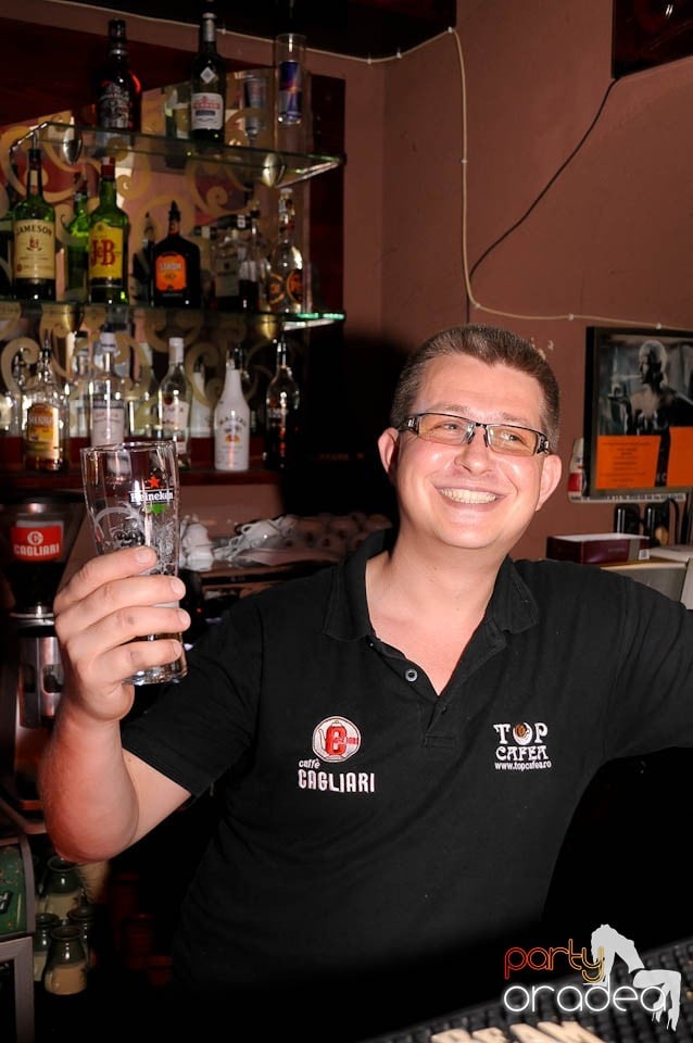 Party weekend în Chanson Café, 